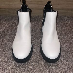 Mix No 6 white Chelsea boots